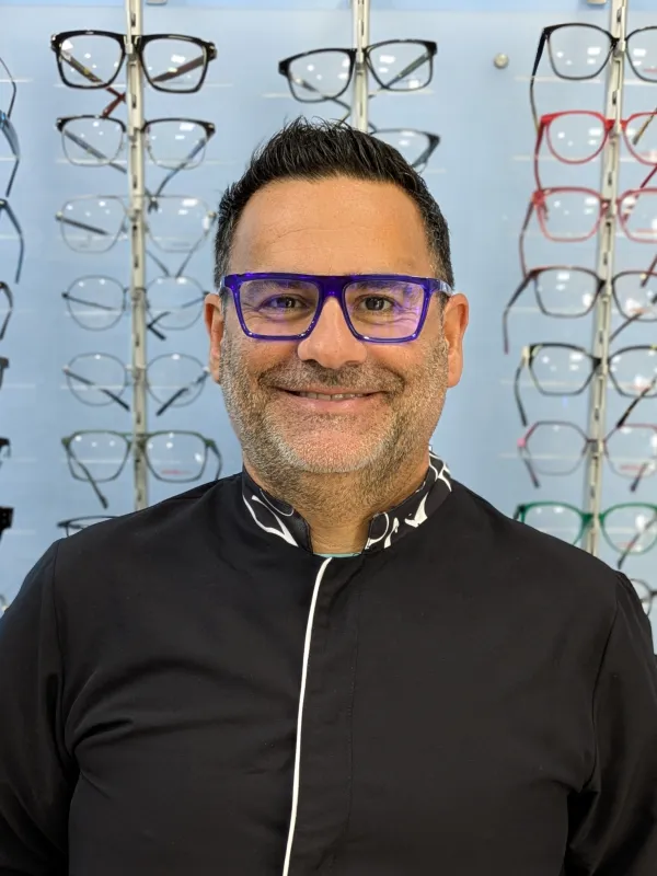 Jose- Centro Óptico Optivisión